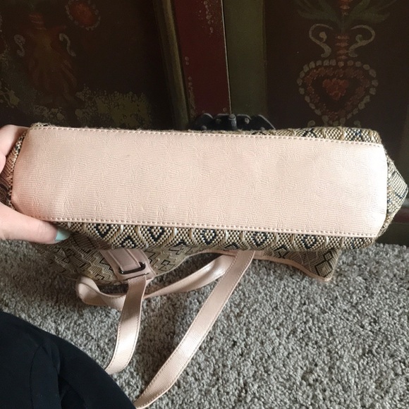 Beautiful BCBG Bag - Picture 6 of 8